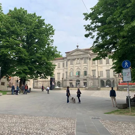 Lägenhet Houseberg Bergamo